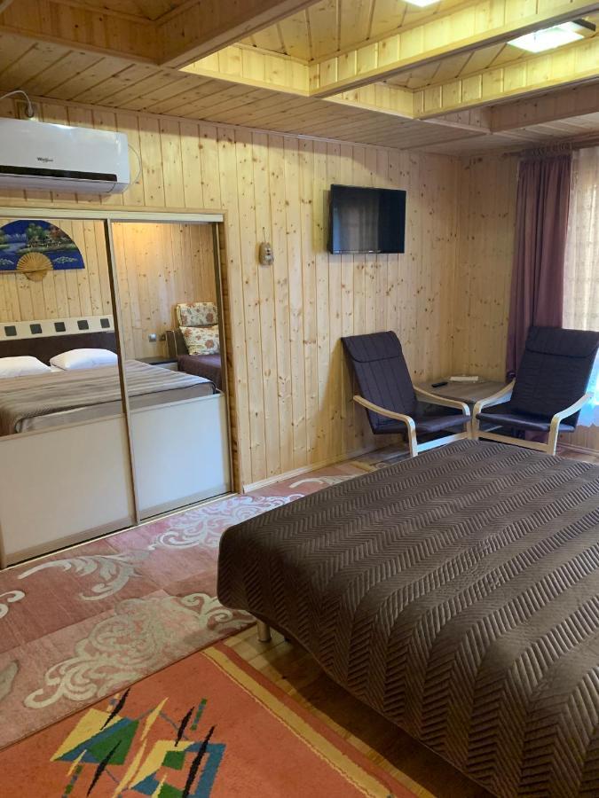 Celebrity Villa Kamjanets-Podilskyj Exteriör bild