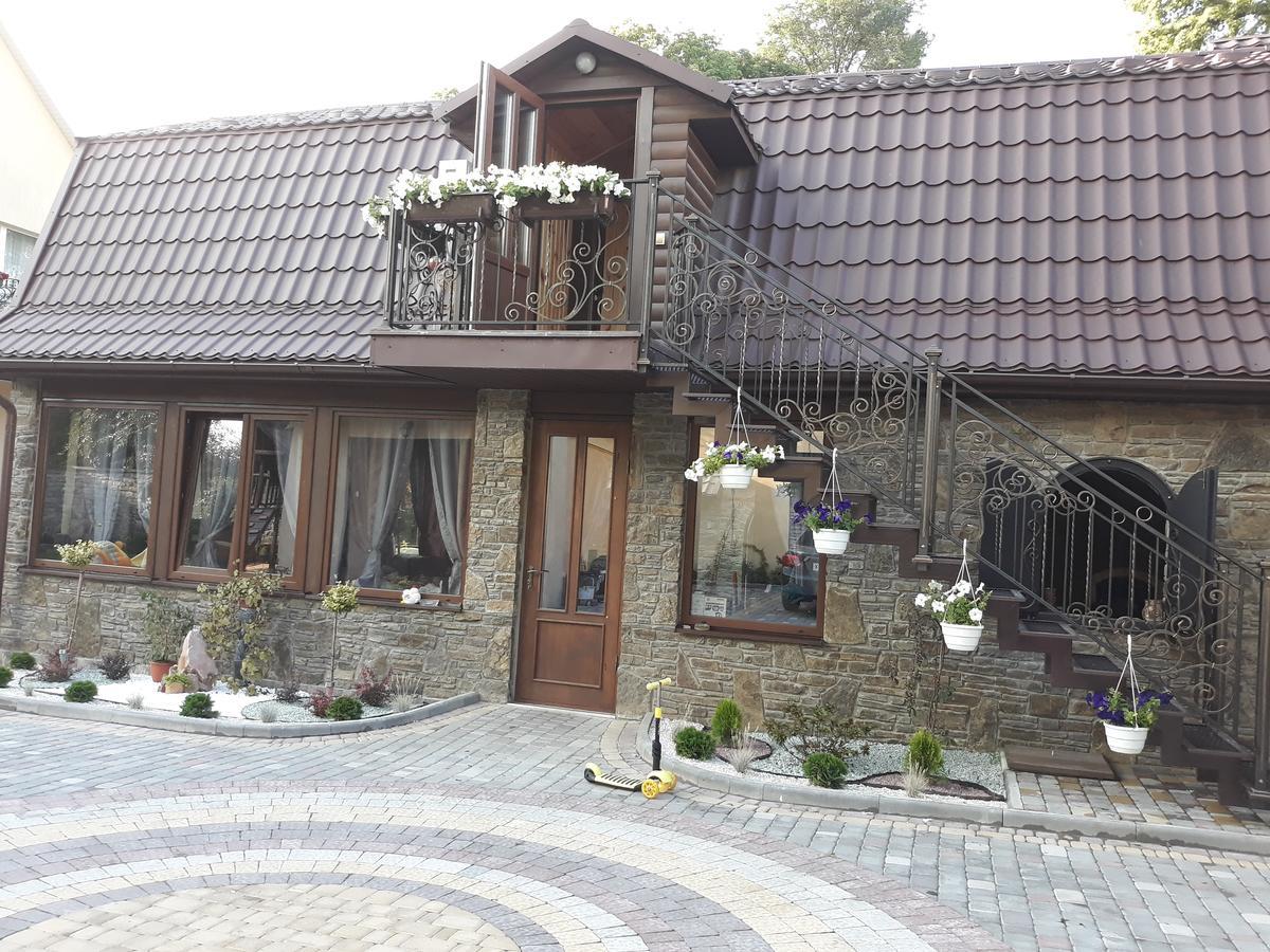 Celebrity Villa Kamjanets-Podilskyj Exteriör bild